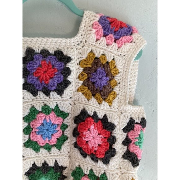 Multicolor Crochet Vest - Picture 9 of 10